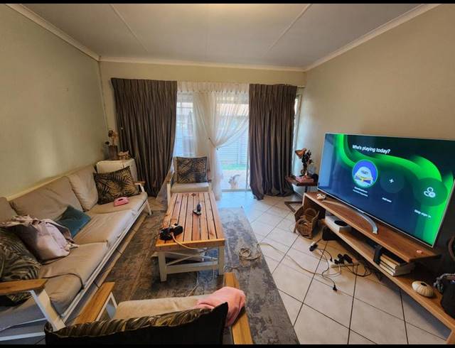 2 BEDROOM TOWNHOUSE FOR SALE IN HIGHVELD